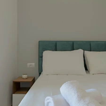 Hotel Holiday Sarande Exterior photo