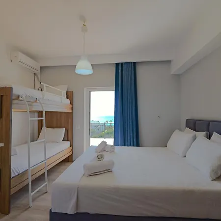 Hotel Holiday Sarande Exterior photo